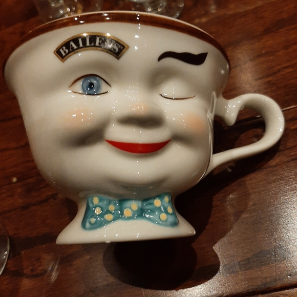 Vintage set of baileys glasses with mug - Picture 3 of 6